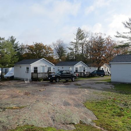 Halls Cottages Honey Harbor 외부 사진