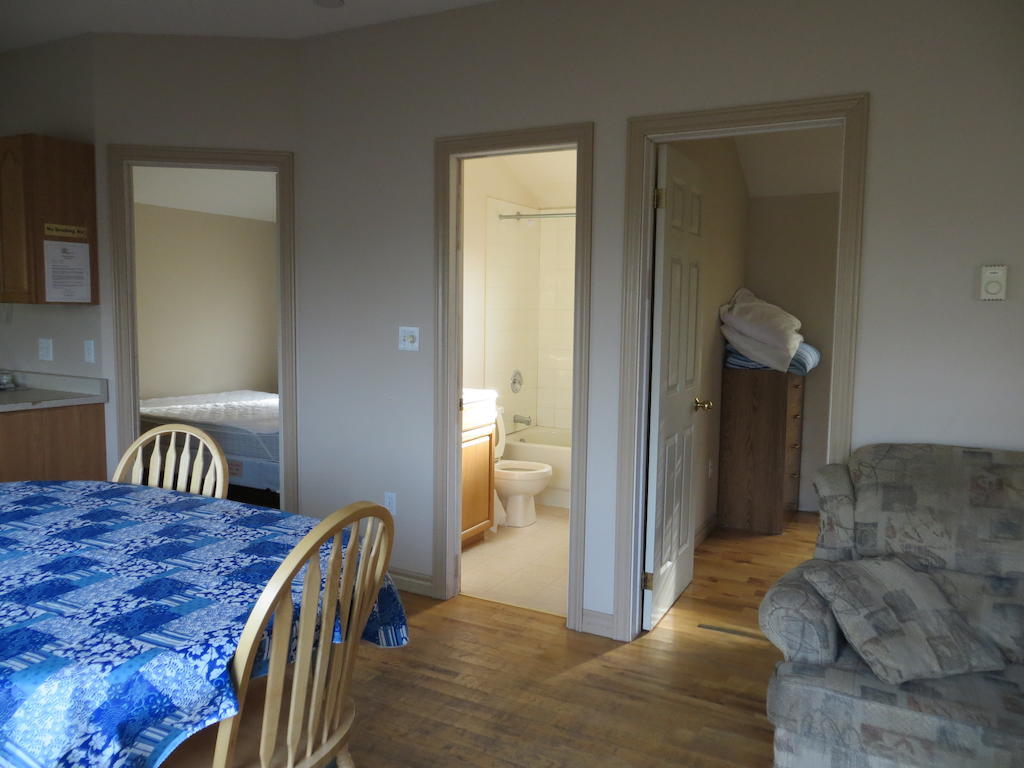 Halls Cottages Honey Harbor 객실 사진