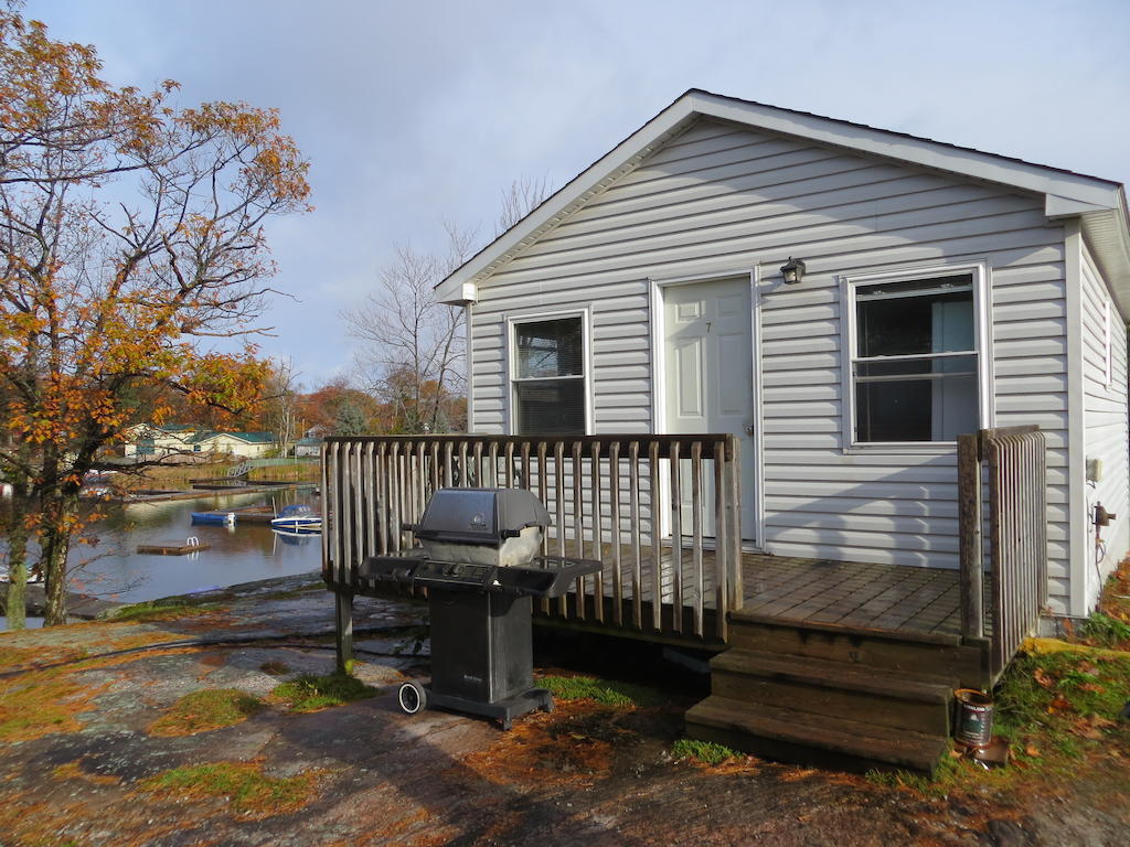 Halls Cottages Honey Harbor 외부 사진