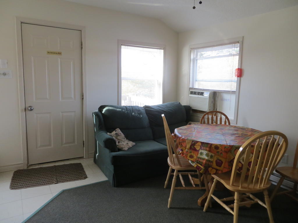 Halls Cottages Honey Harbor 객실 사진
